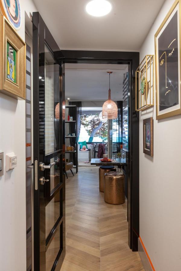 'hedonist' Apartment *