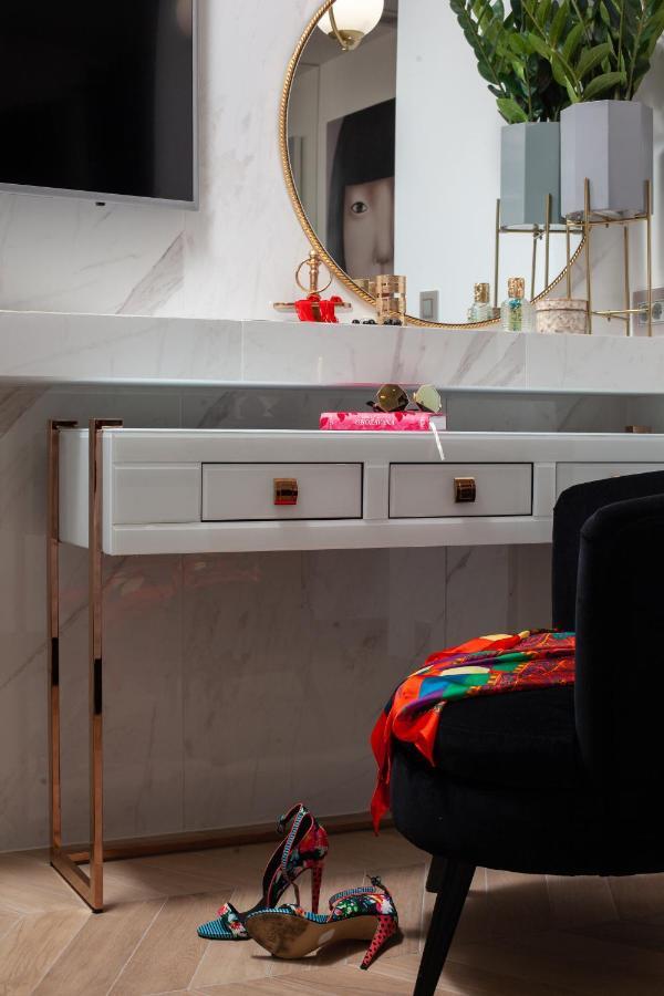 Apartment 'hedonist'